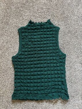 entro Forest Green Textured Sleeveless Mock Neck Top